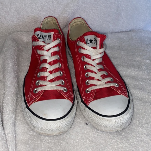 Red Converse Chuck Taylor’s - Picture 5 of 6